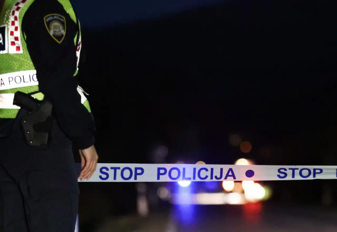 Kobna vožnja kroz kružni tok – mladi vozač pokosio pješake
